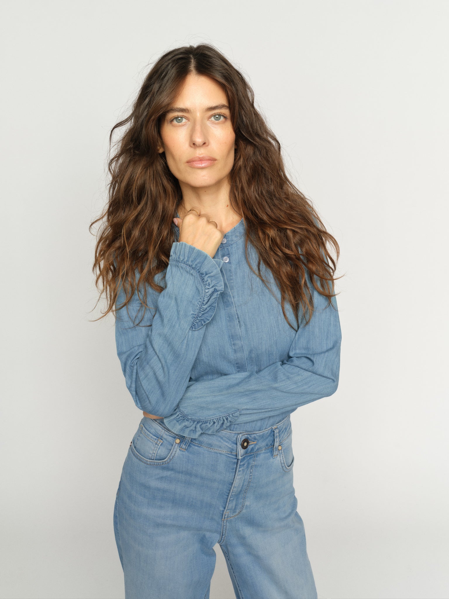 Modelshot / Mid Blue / Detail